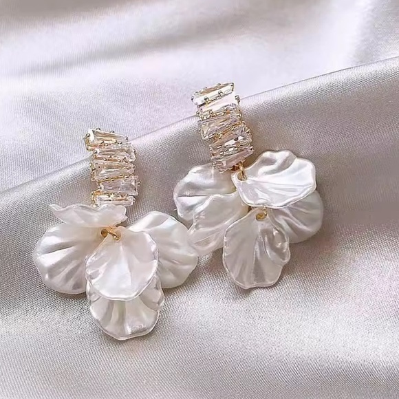 Anthropologie Jewelry - Elegant White Floral Earrings